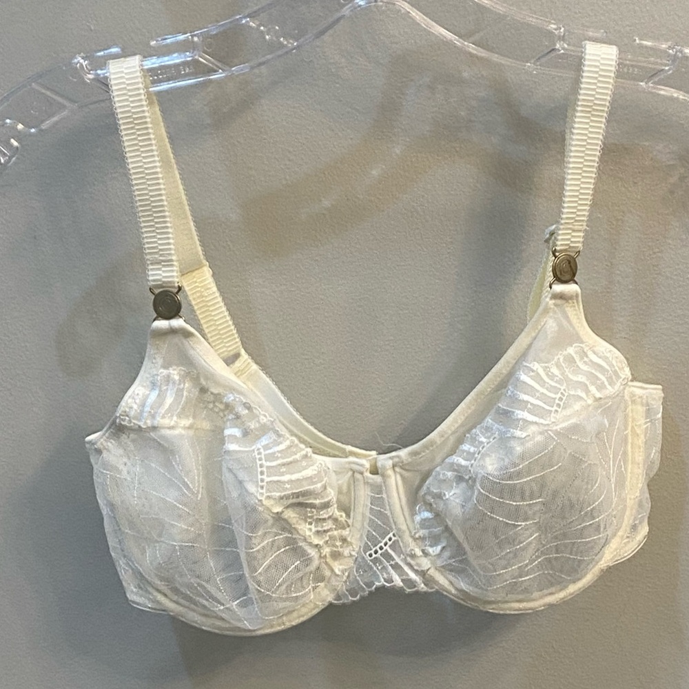Chantelle White Lace Unlined Bra Metal Logo Detail 32DD